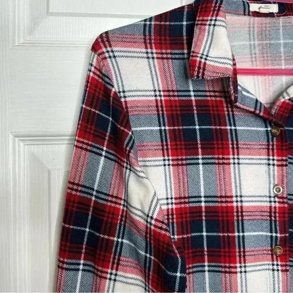 Ardene Button-Up Shirt Plaid white, Red, & Black Size Large - Picture 4 of 16
